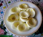 Как приготовить фаршированные яйца с консервой Яйца фаршированные сардиной