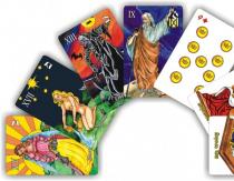 How many decks does a beginner tarot reader need to work?