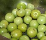 Retseptide kaleidoskoop: rohelised marineeritud tomatid talveks küüslaugu, paprika ja sibulaga